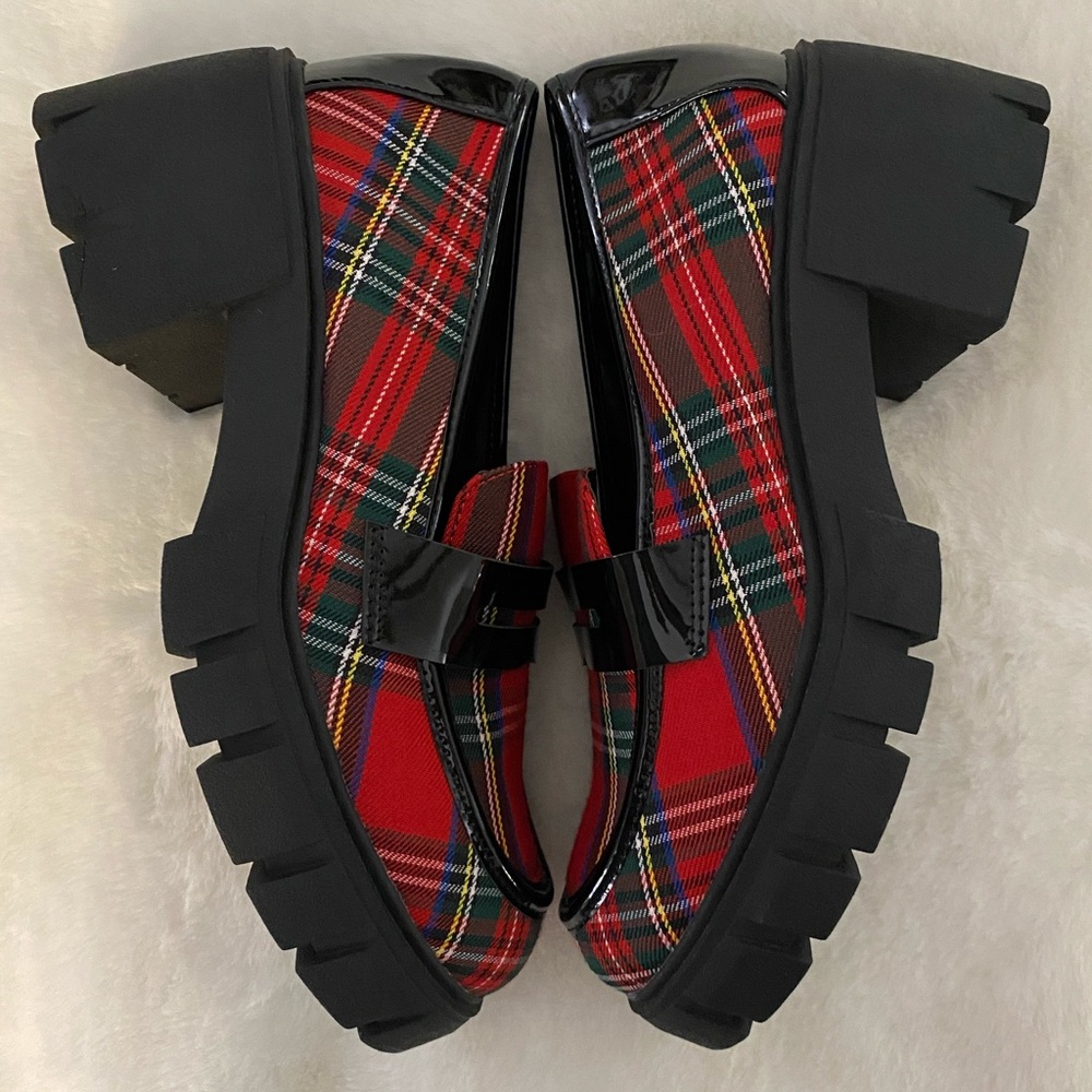 Betsey Johnson + Torrid Tartan plaid chunky platform loafers w black patent trim - Picture 3 of 7